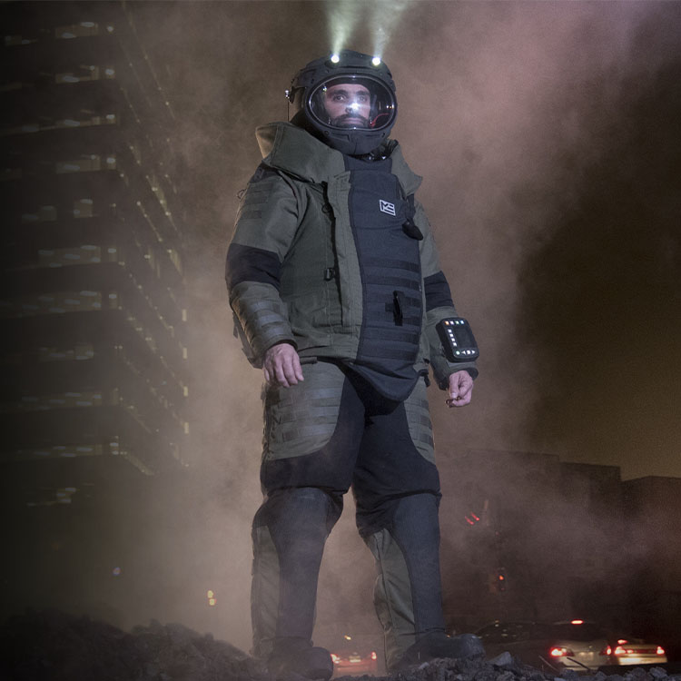 EOD 10 bomb suit in situ