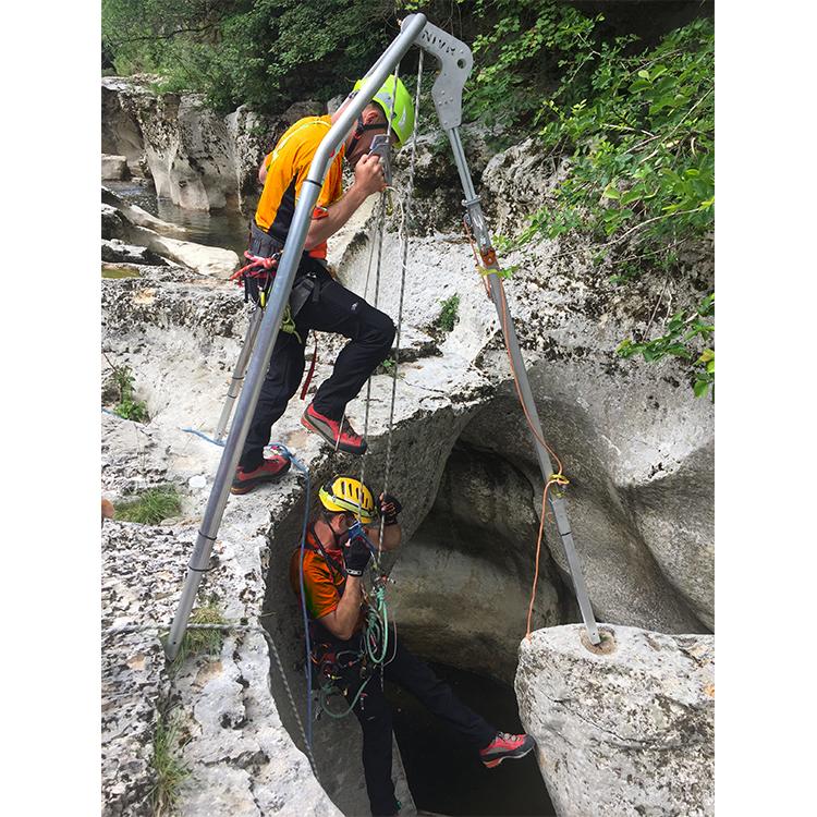 Heavy Tripod with Winch